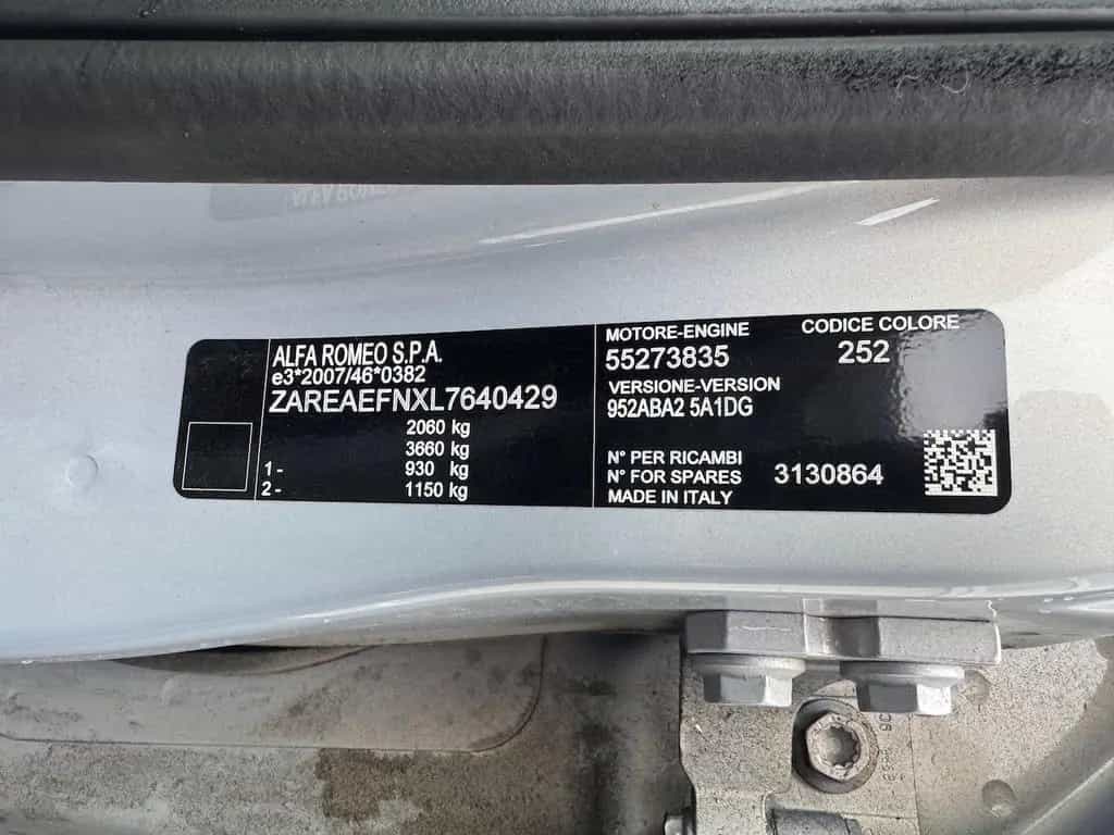 Alfa Romeo Giulia "Bianco Lunare" 10/2021-photo-32