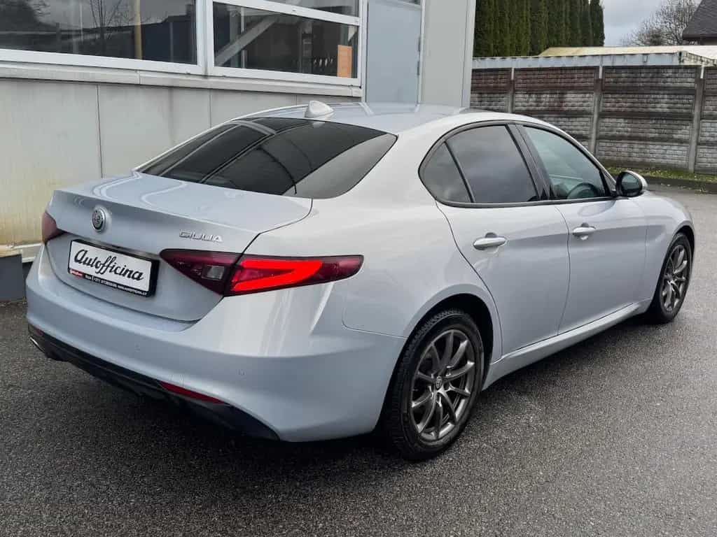 Alfa Romeo Giulia "Bianco Lunare" 10/2021-photo-4