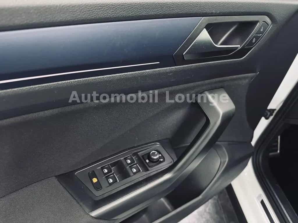 Volkswagen T-Roc UnitedR-Line 03/2020-photo-24