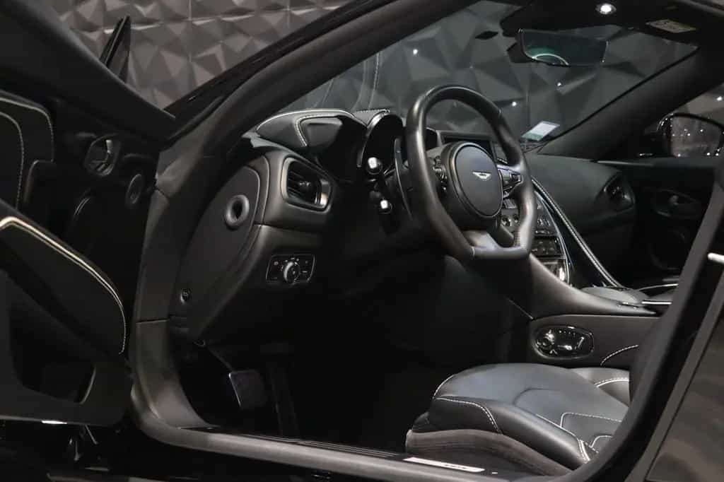 Aston Martin DBS Superleggera Volante - B&O - Carbon 11/2018-photo-6