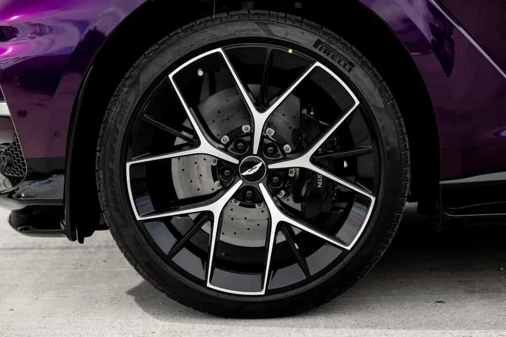 Aston Martin DBX 4.0 V8 DBX707 PURPLE STORM 289K LP Q Leather 06/2025-photo-19