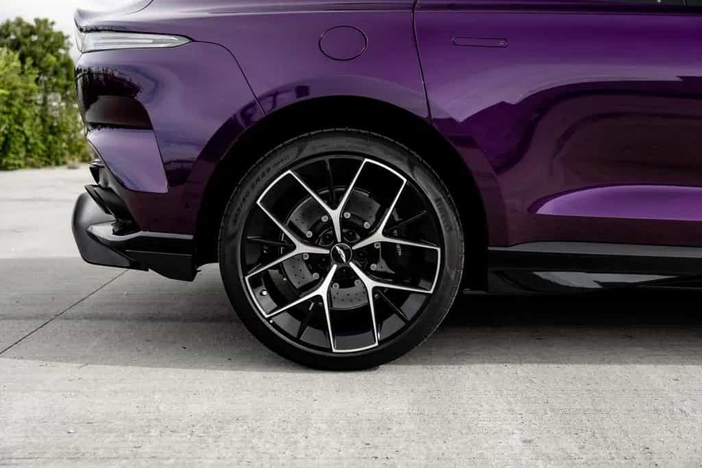 Aston Martin DBX 4.0 V8 DBX707 PURPLE STORM 289K LP Q Leather 06/2025-photo-26