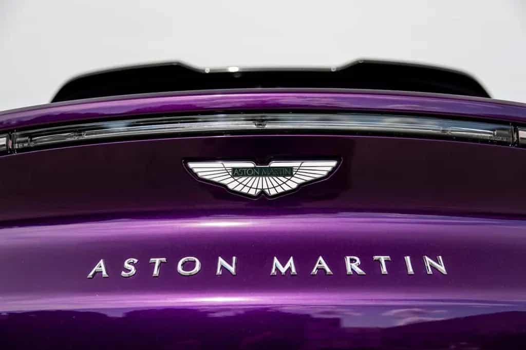 Aston Martin DBX 4.0 V8 DBX707 PURPLE STORM 289K LP Q Leather 06/2025-photo-43