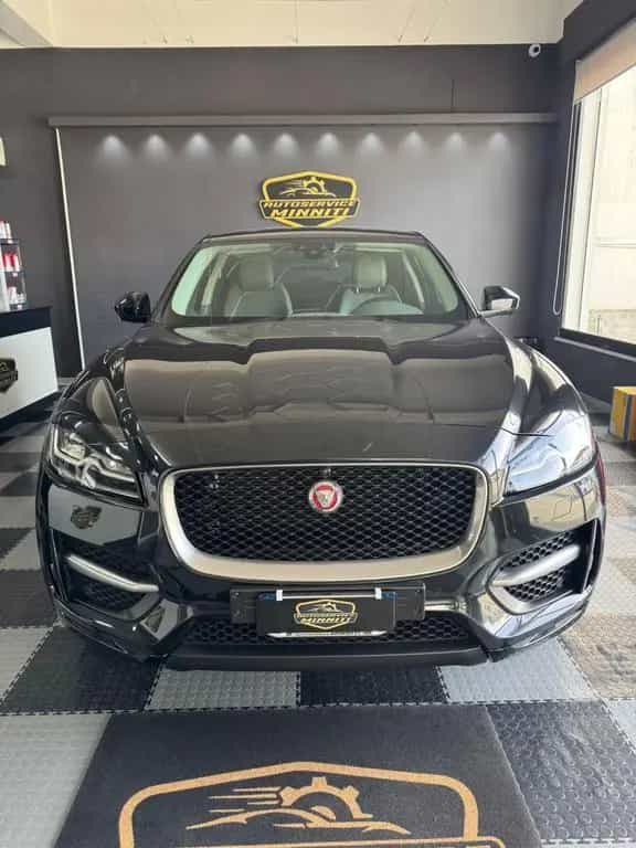 Jaguar F-Pace 2.0 D 180 CV AWD R-Sport 11/2016-photo-1