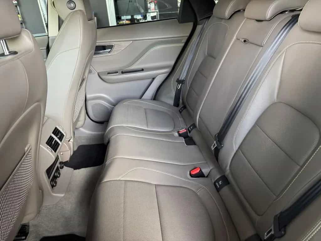 Jaguar F-Pace 2.0 D 180 CV AWD R-Sport 11/2016-photo-12
