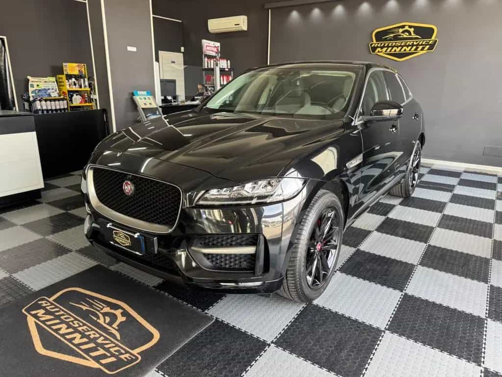 Jaguar F-Pace 2.0 D 180 CV AWD R-Sport 11/2016-photo-2