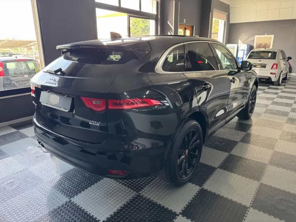 Jaguar F-Pace 2.0 D 180 CV AWD R-Sport 11/2016-photo-3