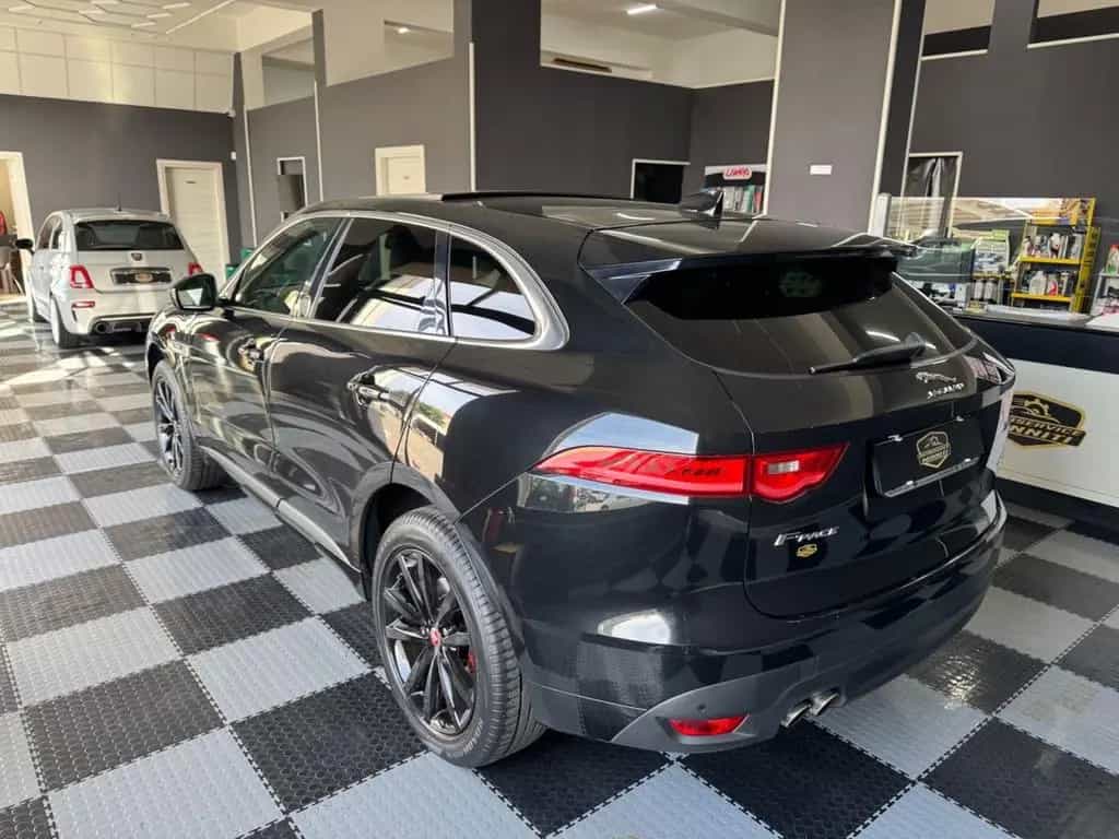 Jaguar F-Pace 2.0 D 180 CV AWD R-Sport 11/2016-photo-4