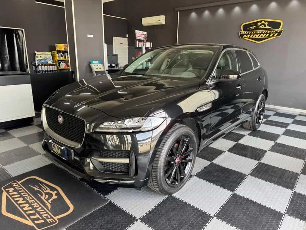 Jaguar F-Pace 2.0 D 180 CV AWD R-Sport 11/2016-photo-8