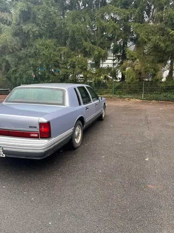 Lincoln Town Car / Mit LPG Antrieb TÜV NEU 04/1994-photo-0