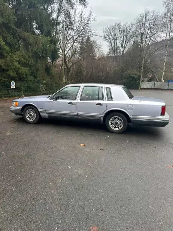 Lincoln Town Car / Mit LPG Antrieb TÜV NEU 04/1994-photo-2