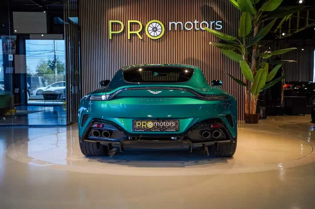 Aston Martin V8 Vantage Vantage 4.0 V8 Schalensitze / Podium Green / B&W 01/2025-photo-4