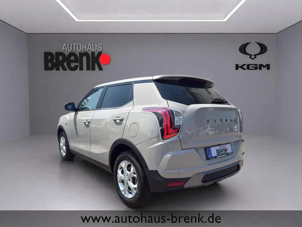 KGM Tivoli Essential 1.5 2WD *LED/SHZ/RFK/APP/PDC* null-photo-3