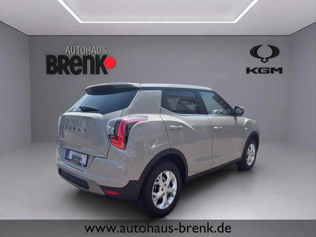 KGM Tivoli Essential 1.5 2WD *LED/SHZ/RFK/APP/PDC* null-photo-5