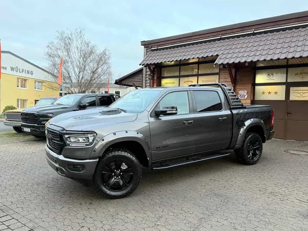 Dodge RAM V8*4X4*AHK*NAVI*ROLLBAR*OFFROAD*LIFT*LED*SPORT* 09/2021-photo-1
