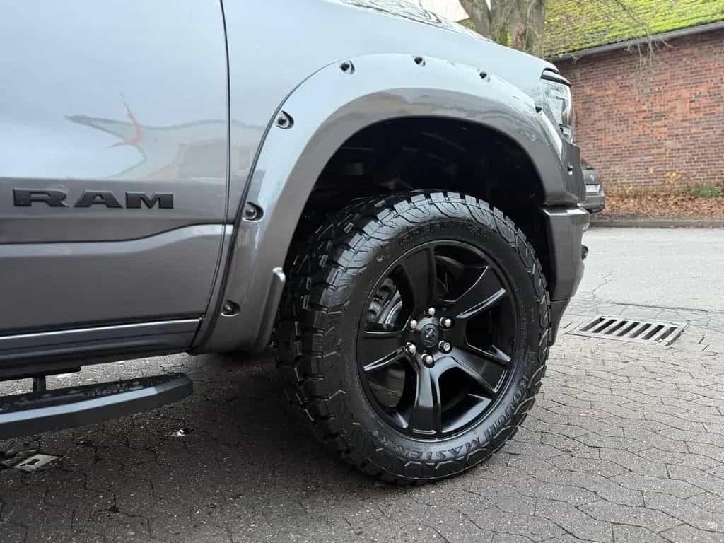 Dodge RAM V8*4X4*AHK*NAVI*ROLLBAR*OFFROAD*LIFT*LED*SPORT* 09/2021-photo-19