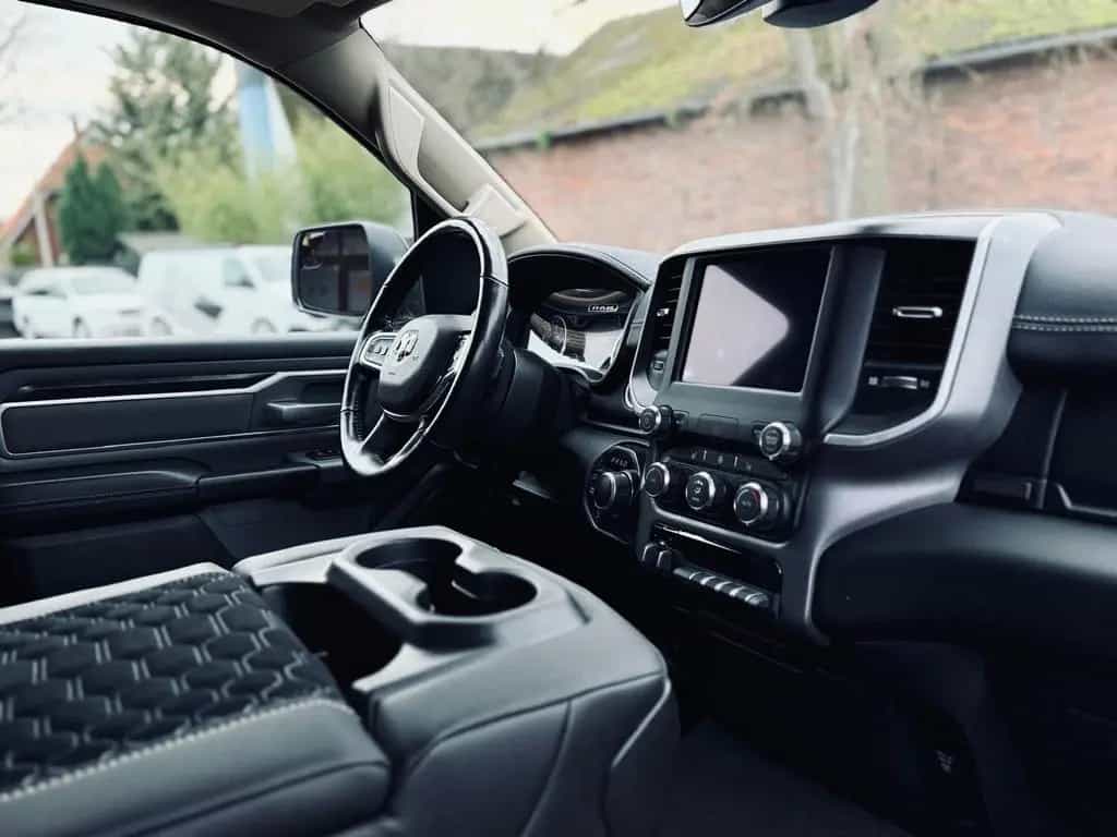Dodge RAM V8*4X4*AHK*NAVI*ROLLBAR*OFFROAD*LIFT*LED*SPORT* 09/2021-photo-47