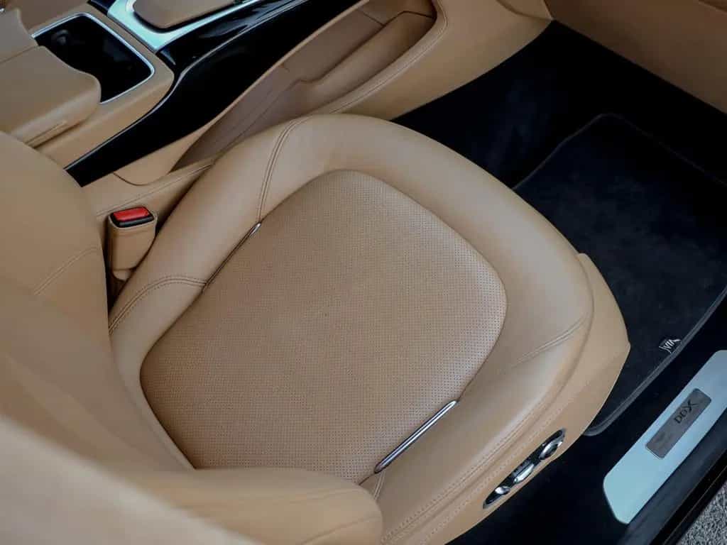 Aston Martin DBX 4.0 V8 04/2021-photo-29