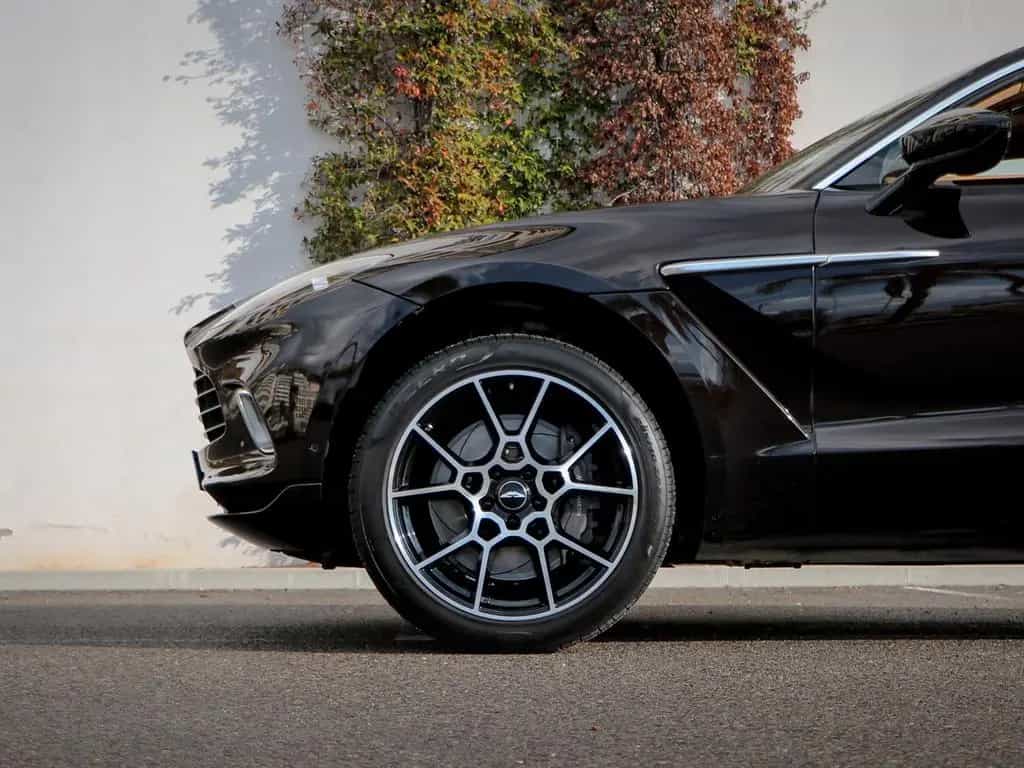 Aston Martin DBX 4.0 V8 04/2021-photo-3
