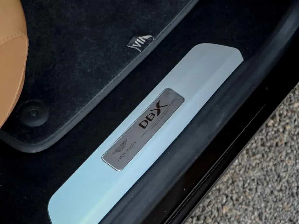 Aston Martin DBX 4.0 V8 04/2021-photo-30
