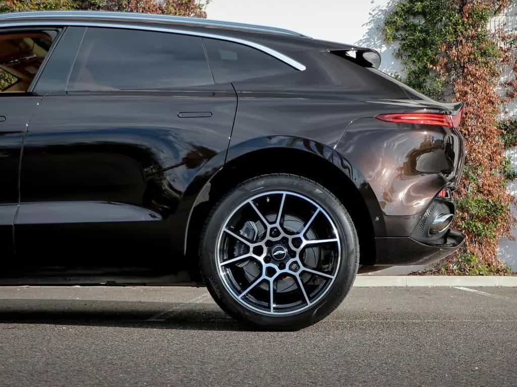 Aston Martin DBX 4.0 V8 04/2021-photo-4