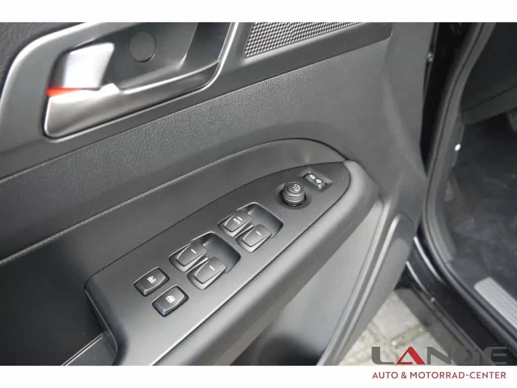 Ssangyong Musso Grand 05.1 4WD 3.5t Anhängelast Navi digit 01/2026-photo-10