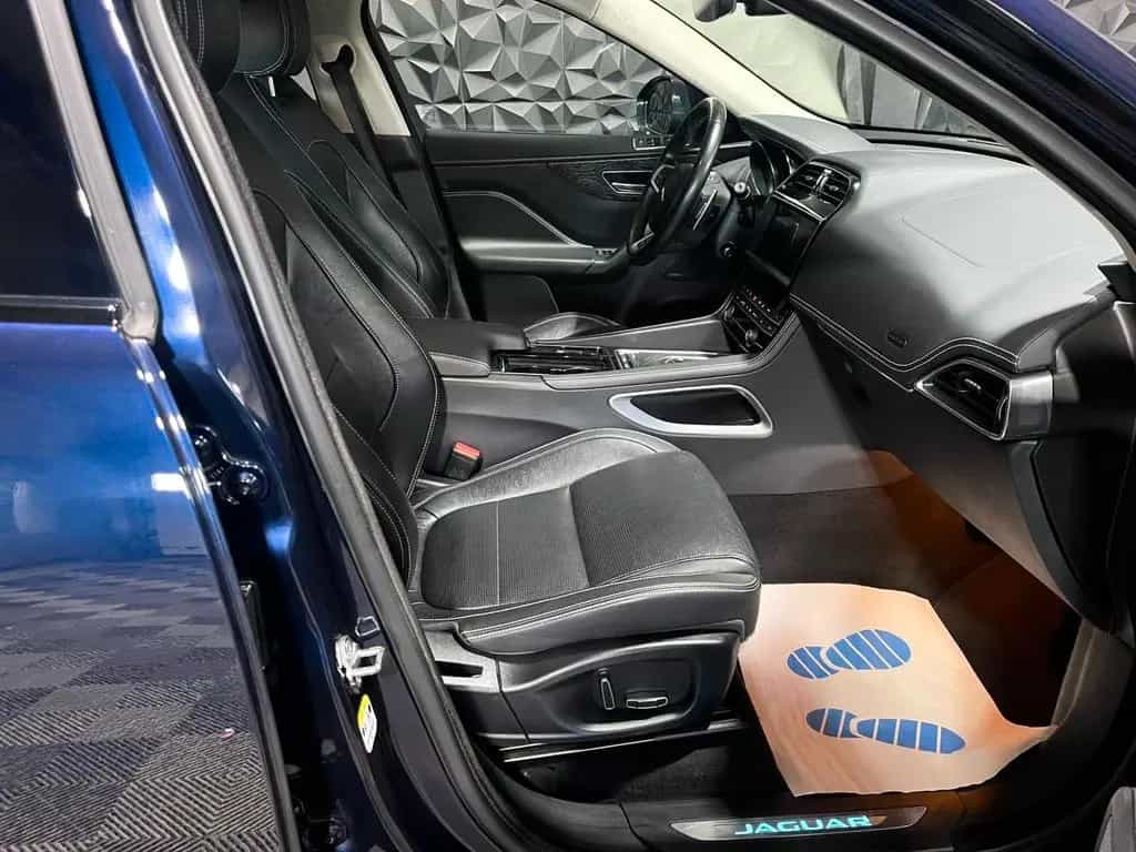 Jaguar F-Pace R-Sport AWD, Kamera, AHK, Vollleder, LED 12/2019-photo-11