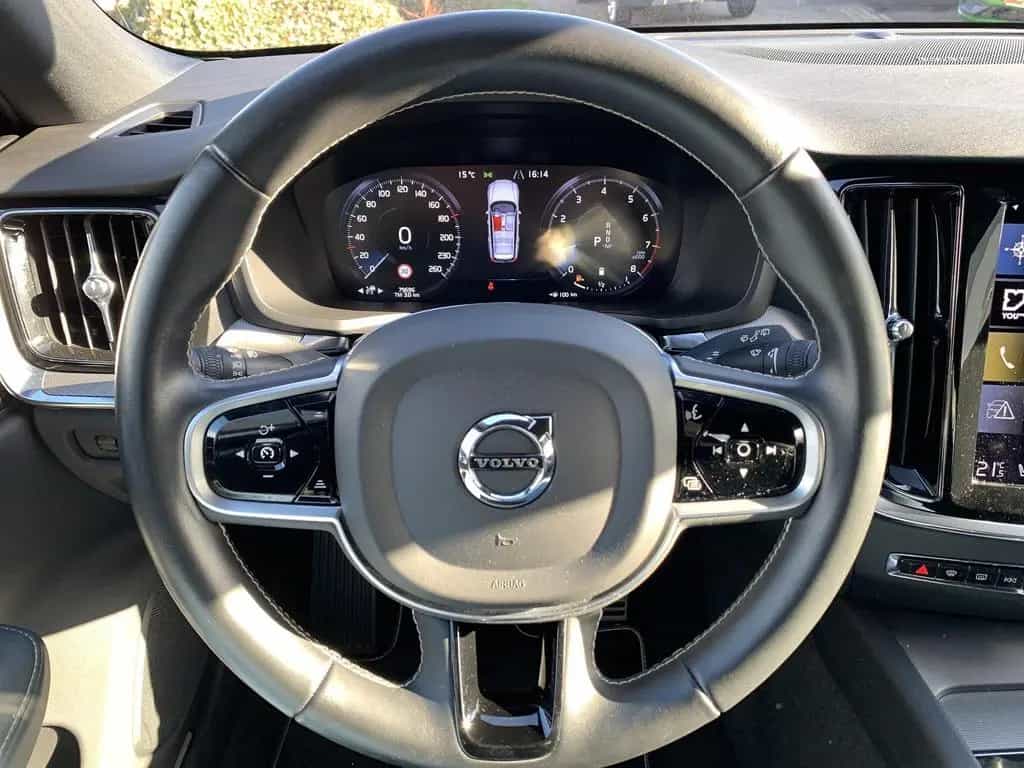 Volvo V60 R Design H&K+Navi+Winterpaket+Kamera 06/2021-photo-15