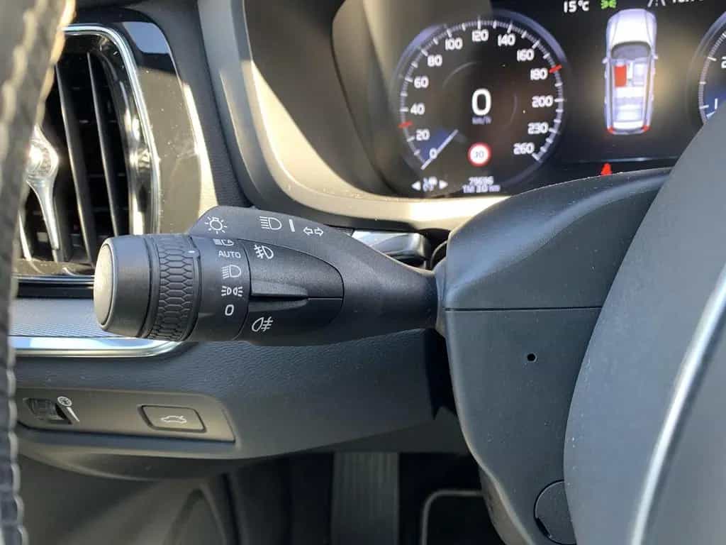 Volvo V60 R Design H&K+Navi+Winterpaket+Kamera 06/2021-photo-18
