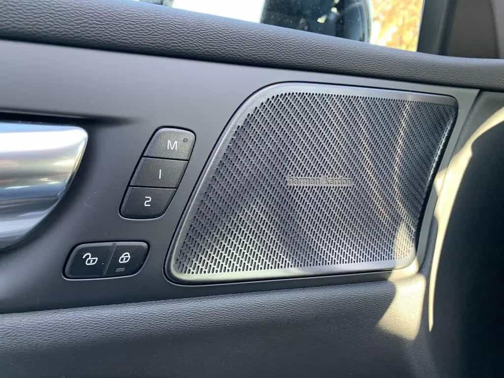 Volvo V60 R Design H&K+Navi+Winterpaket+Kamera 06/2021-photo-24