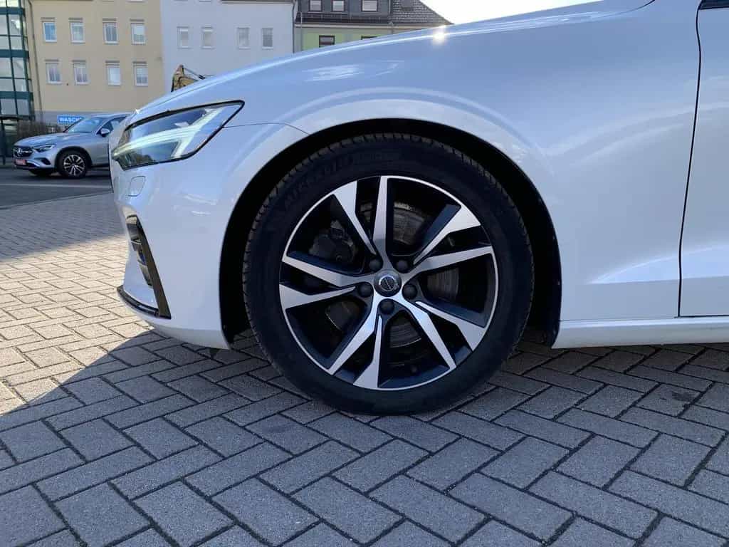 Volvo V60 R Design H&K+Navi+Winterpaket+Kamera 06/2021-photo-26
