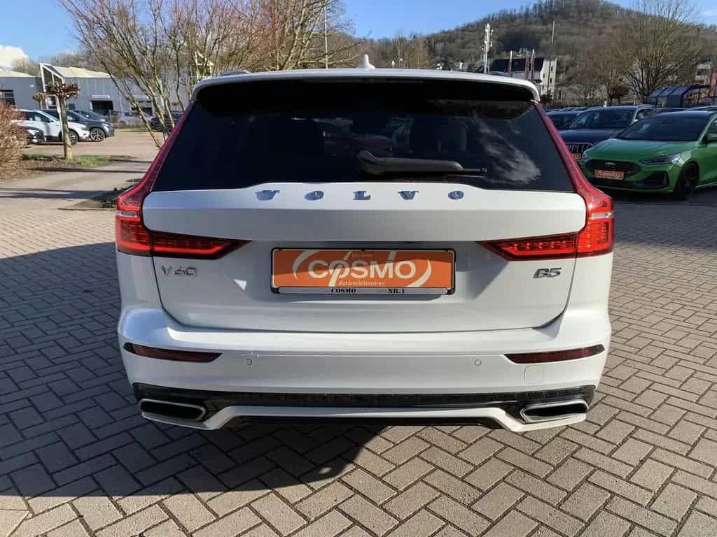 Volvo V60 R Design H&K+Navi+Winterpaket+Kamera 06/2021-photo-28