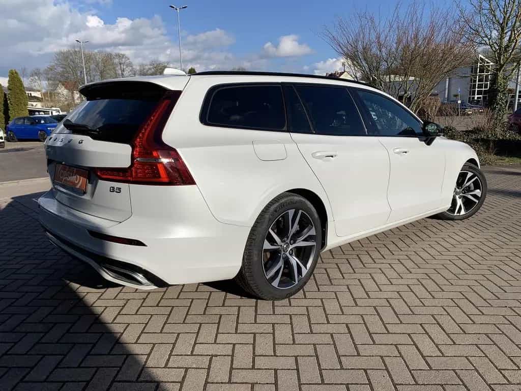 Volvo V60 R Design H&K+Navi+Winterpaket+Kamera 06/2021-photo-4