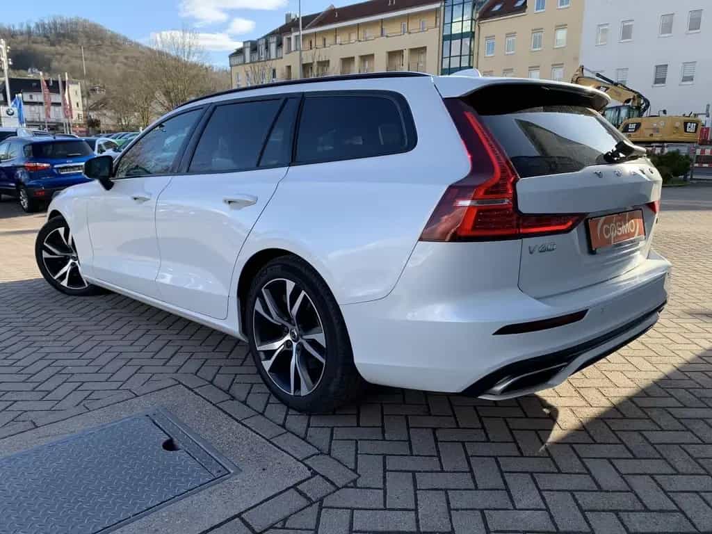 Volvo V60 R Design H&K+Navi+Winterpaket+Kamera 06/2021-photo-6