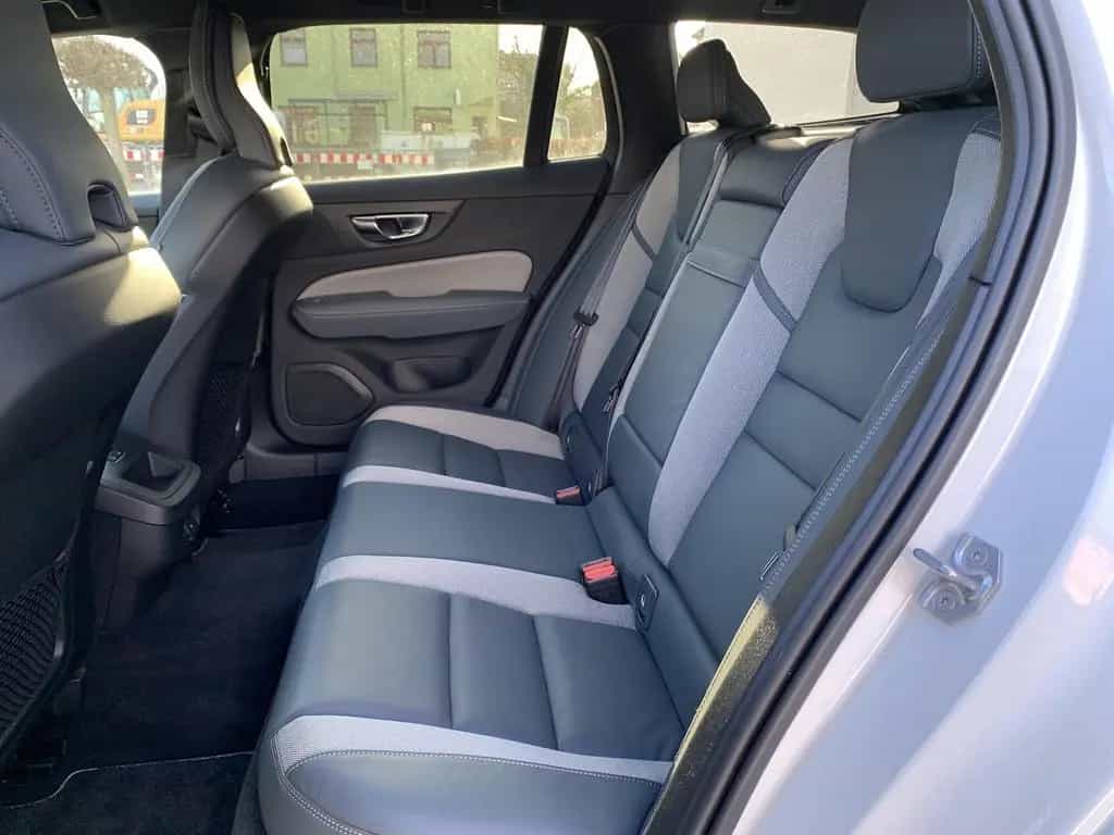 Volvo V60 R Design H&K+Navi+Winterpaket+Kamera 06/2021-photo-9