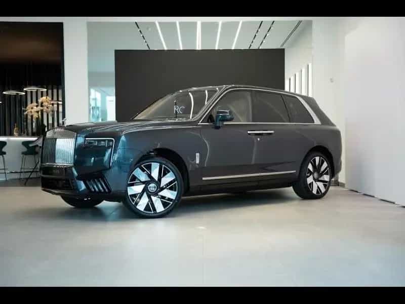 Rolls-Royce Cullinan Provenance 2 Year Warranty & Service 11/2025-photo-0