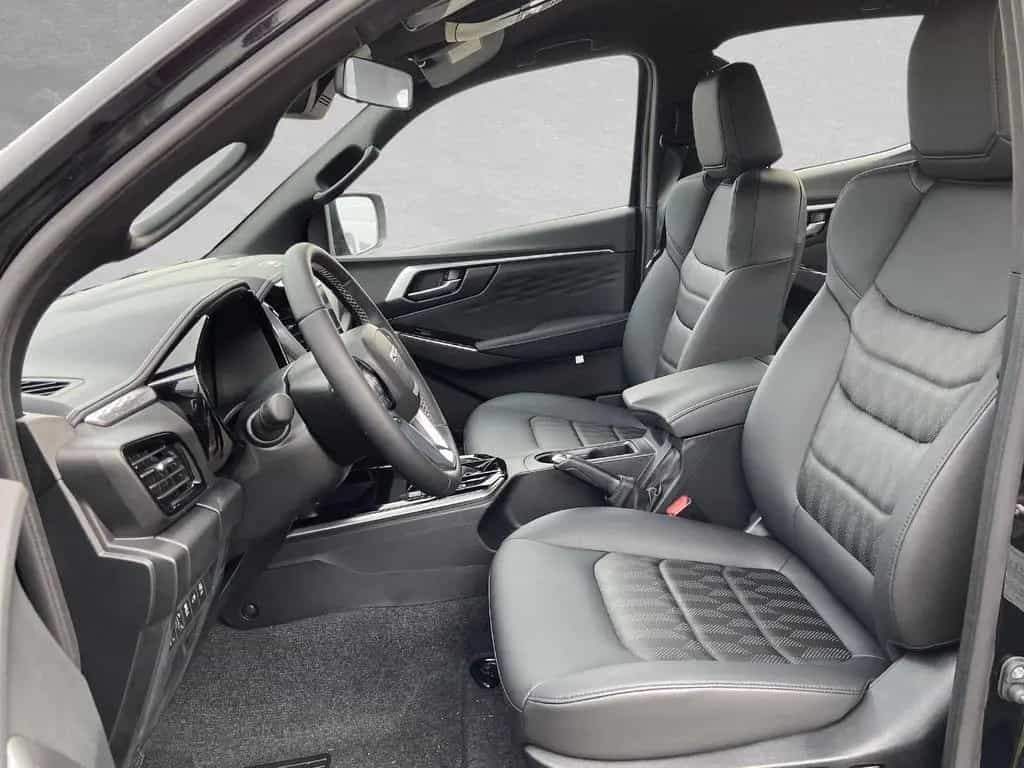 Isuzu D-Max Double Cab LSE 4x4 #SHZ #KAMERA #LEDER #SP null-photo-6