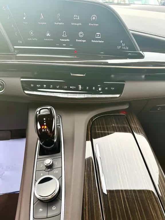 Cadillac Escalade 11/2022-photo-11