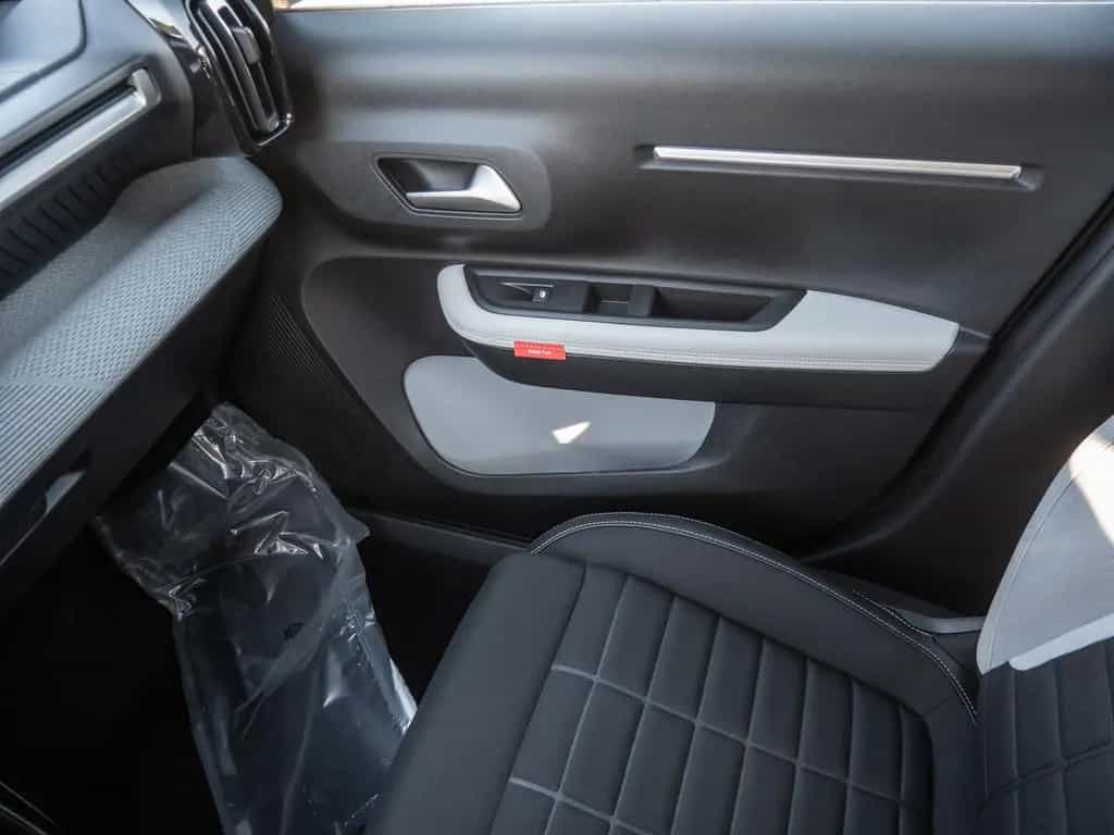 Citroën C3 1.2 Turbo 100 MAX PDC KAMERA NAVI HUD LED 01/2025-photo-14