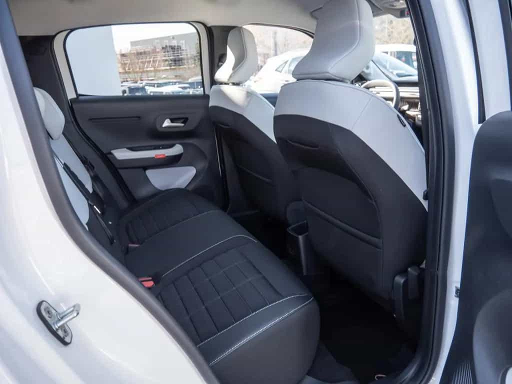 Citroën C3 1.2 Turbo 100 MAX PDC KAMERA NAVI HUD LED 01/2025-photo-3