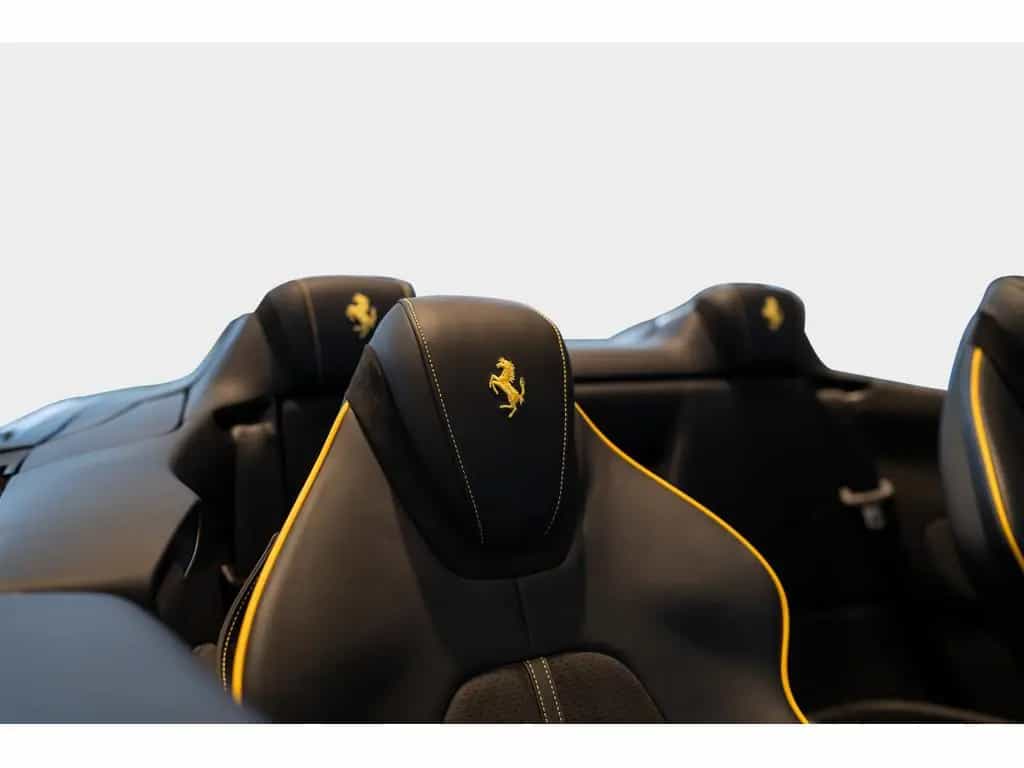 Ferrari Roma Spider PDC SHZ LEDER KAMERA NAVI ACC 360° 08/2024-photo-15
