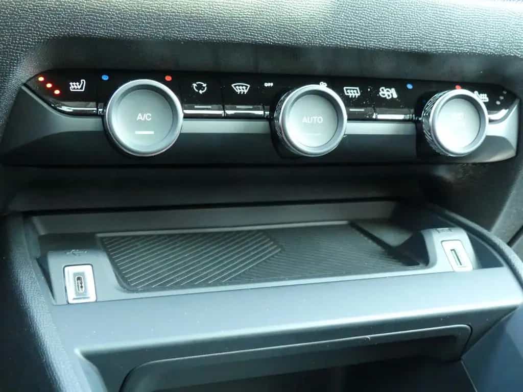 Citroën C4 PureTech 130 S&S EAT8 Shine 10/2023-photo-13