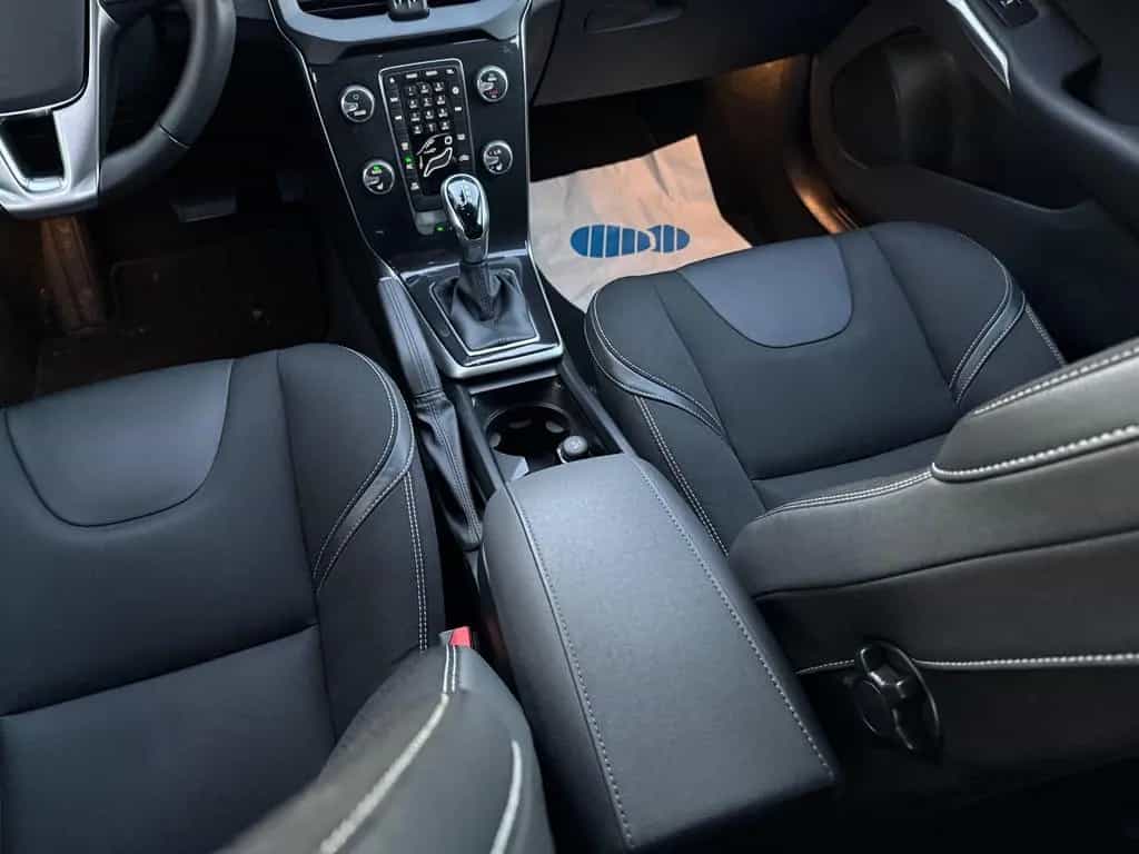 Volvo V40 Momentum=Automatik %% Sale %% 01/2018-photo-15