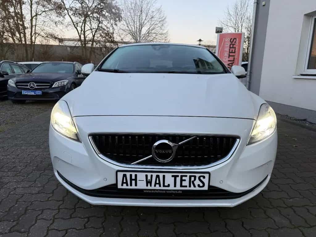 Volvo V40 Momentum=Automatik %% Sale %% 01/2018-photo-2
