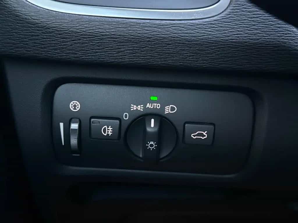 Volvo V40 Momentum=Automatik %% Sale %% 01/2018-photo-21
