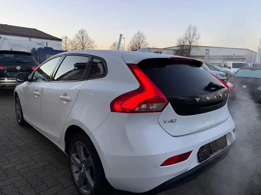 Volvo V40 Momentum=Automatik %% Sale %% 01/2018-photo-4