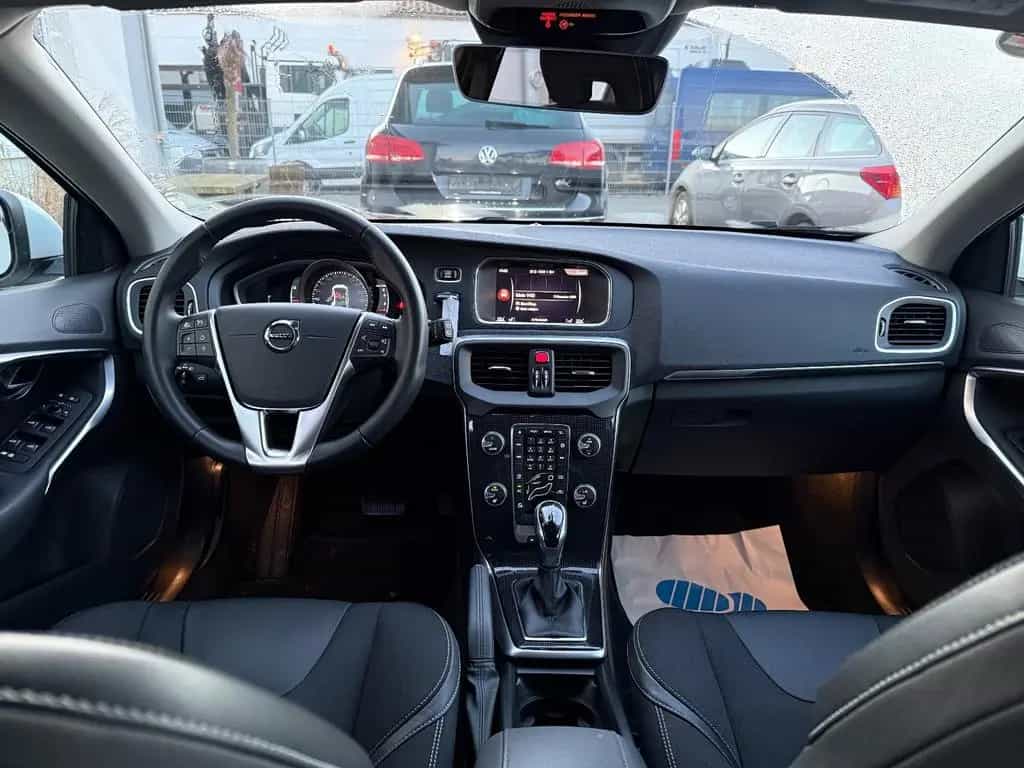 Volvo V40 Momentum=Automatik %% Sale %% 01/2018-photo-7