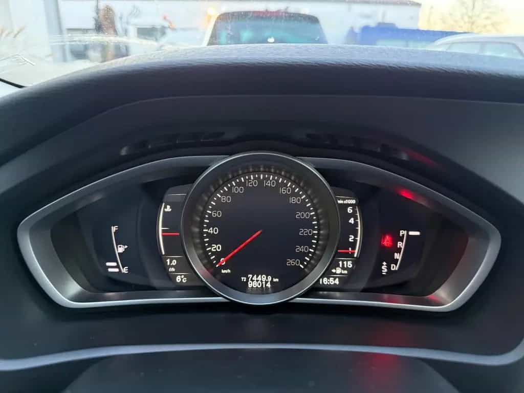 Volvo V40 Momentum=Automatik %% Sale %% 01/2018-photo-9