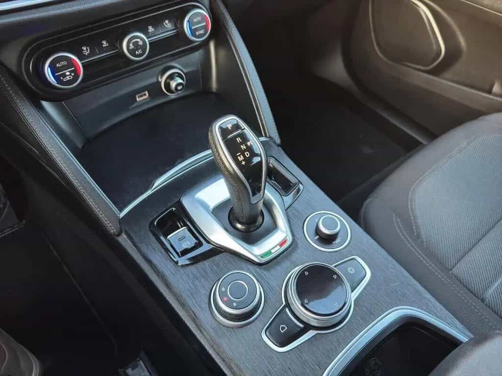Alfa Romeo Stelvio 2.2 Turbodiesel 160 CV AT8 RW 02/2021-photo-13