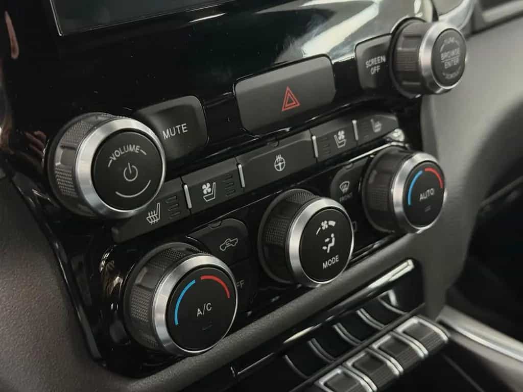Dodge RAM 5.7 V8 HEMI Laramie Tailgate LED *Garantie* 11/2021-photo-26